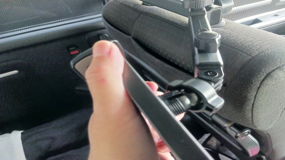 車用タブレットホルダー4